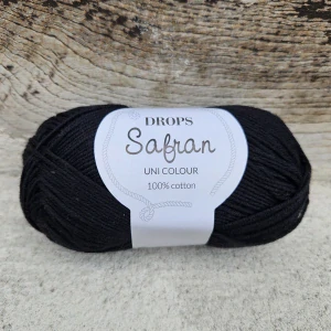 Safran 16 - čierna 100% egyptská česaná bavlna