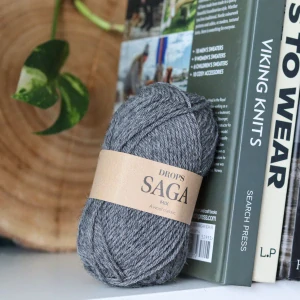 Saga 06 - Ash Grey - stredne sivá 100% vlna
