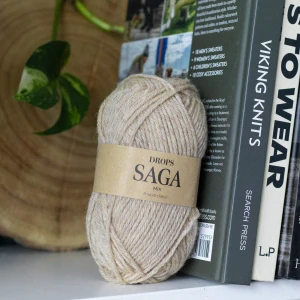 Saga 09 - Wheat - stredne bežovo piesková 100% vlna
