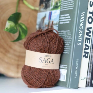 Saga 25 - Mahogany - gaštanová 100% vlna