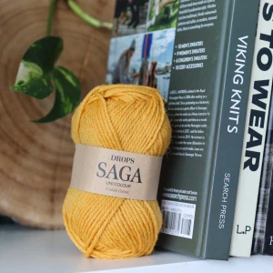 Saga 18 - Goldenrod - medová 100% vlna