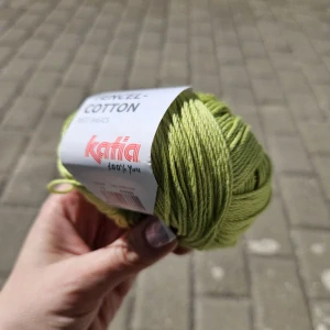 Jablčkovo zelená priadza s lyocel vláknom Tencel Cotton 13