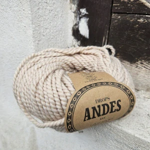 Andes MIX 0206 - Svetlo béžovo piesková striekaná zimná hrubšia zmesová vlna