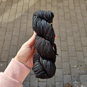 Rios - 051 Vaa - tmavšia lesná zelená 100% Superwash merino vlna