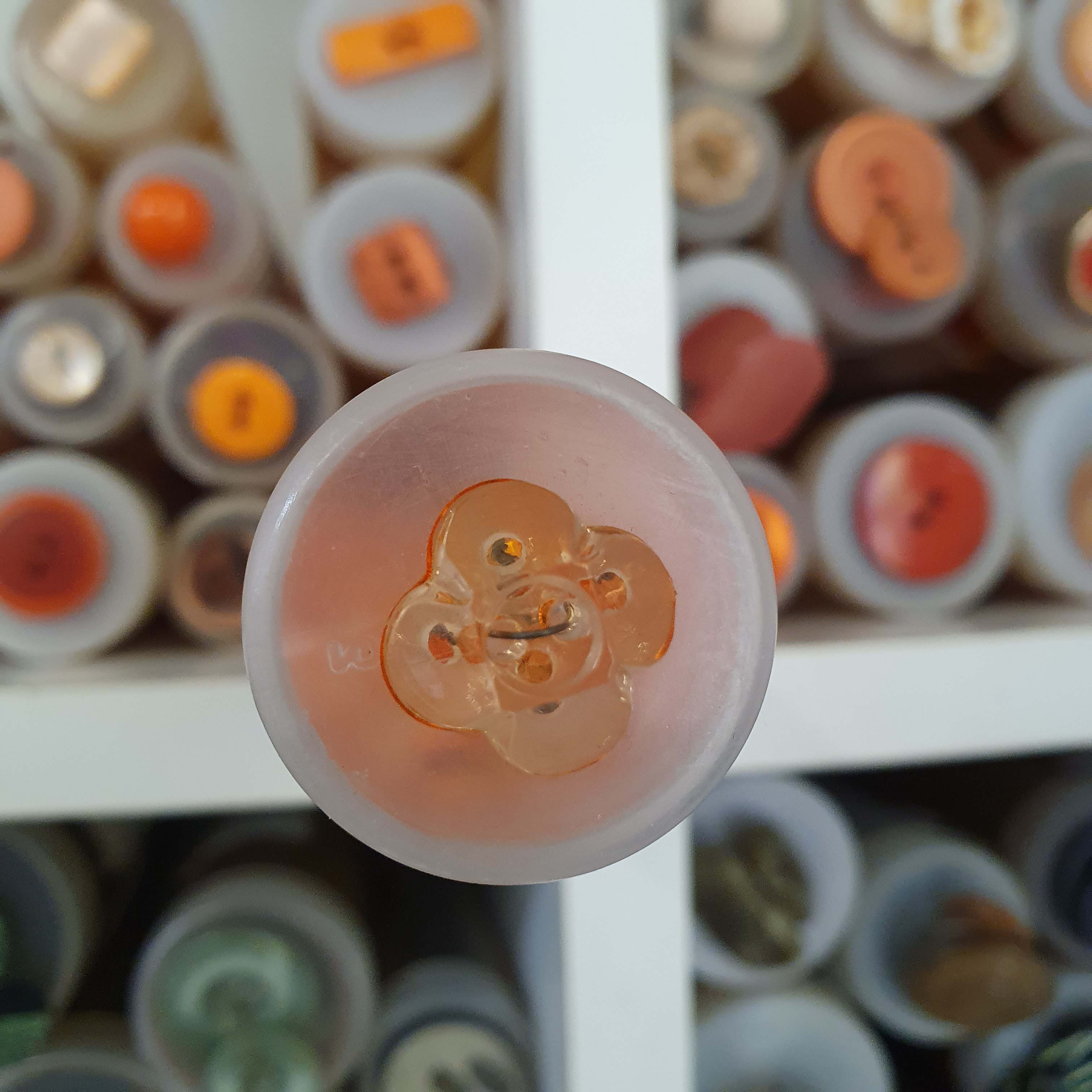 Atypický oranžový gombík dekoratívny cca 1,5cm