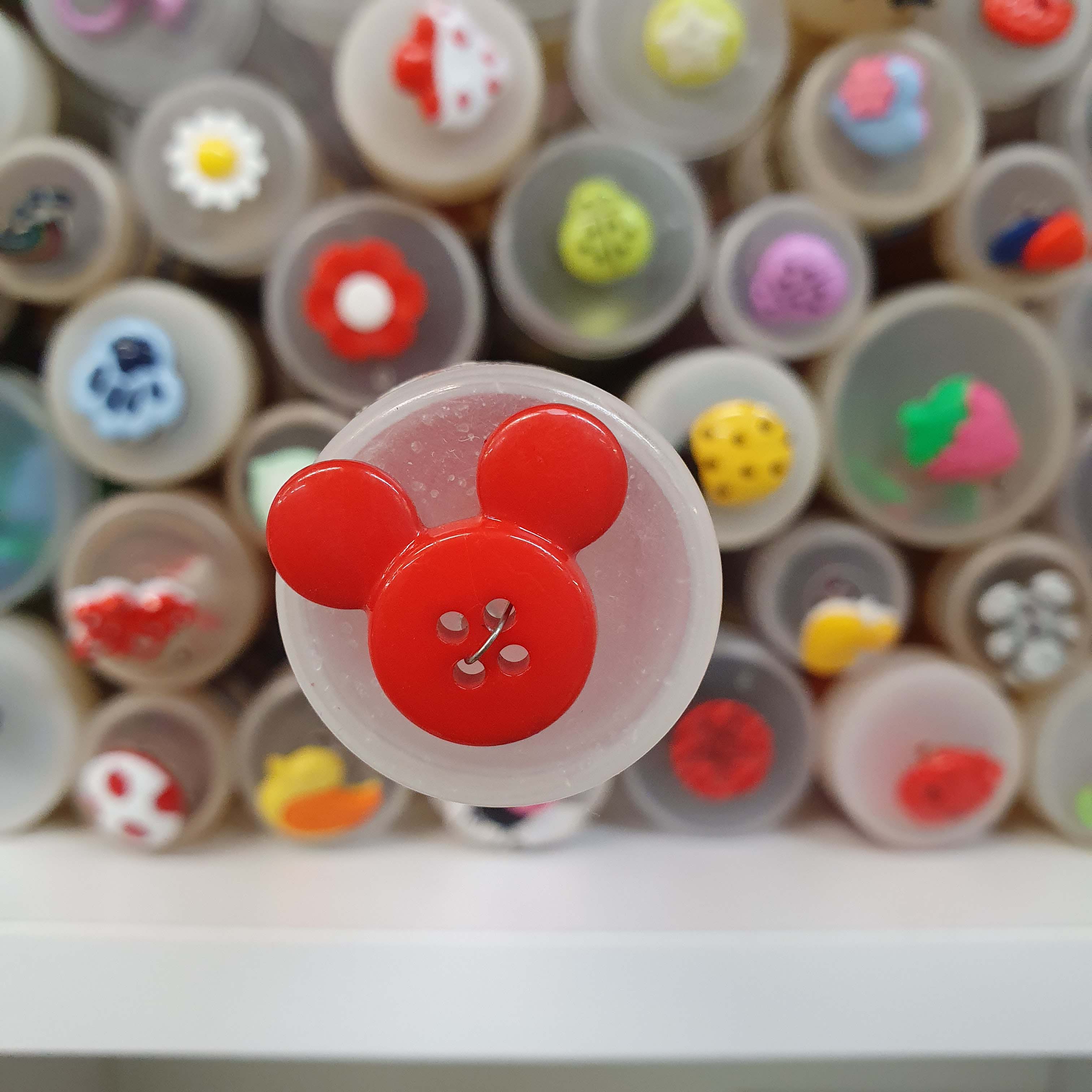 Detský gombík - mickey mouse červený cca 2cm