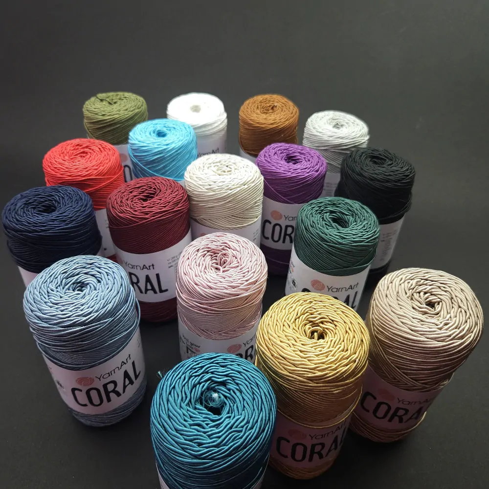 Coral 1907 - Červená priadza na kabelky, prestierania
