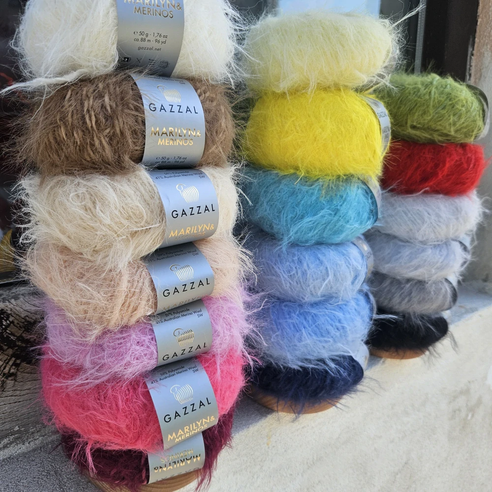 Marilyn & Merinos 8265 - červená mäkká chlpatá merino vlna s polyamidom