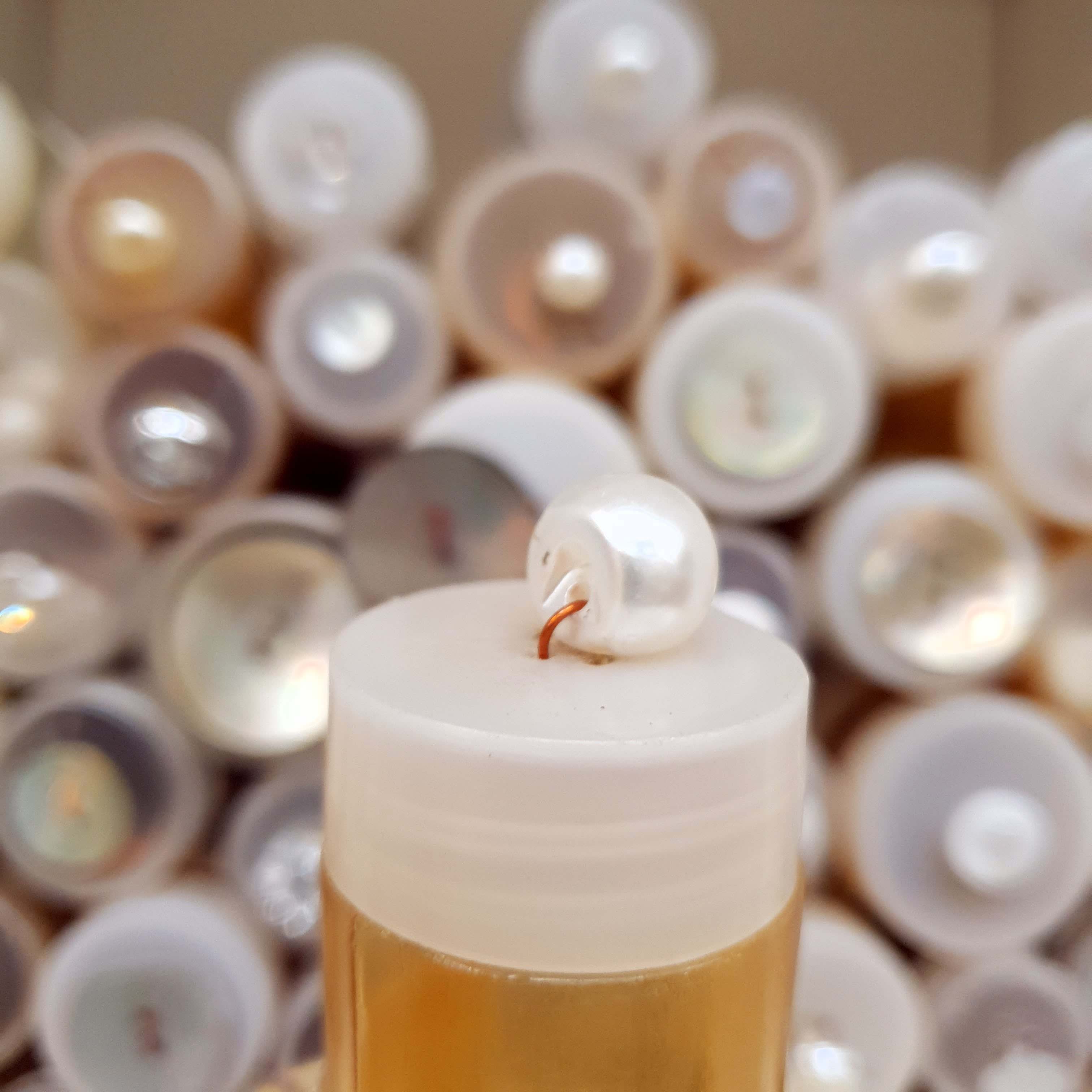 Perlička B1 - ivory perlový gombík cca 1,2cm
